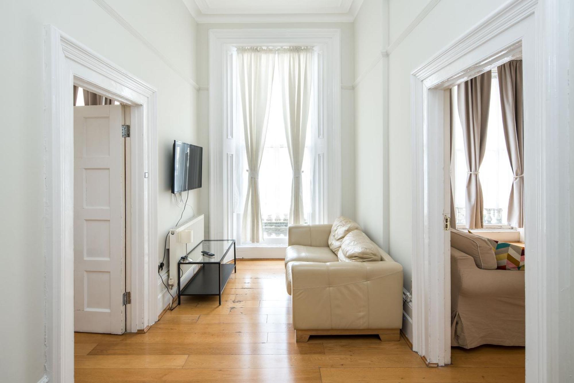 Four Beds By The Station Apartment Londra Exterior foto