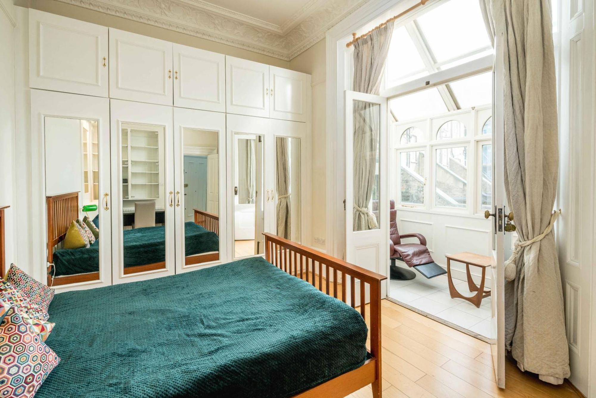 Four Beds By The Station Apartment Londra Exterior foto