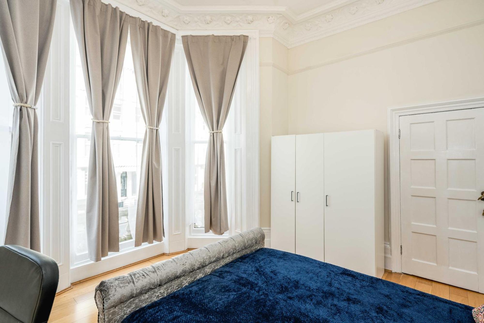 Four Beds By The Station Apartment Londra Exterior foto
