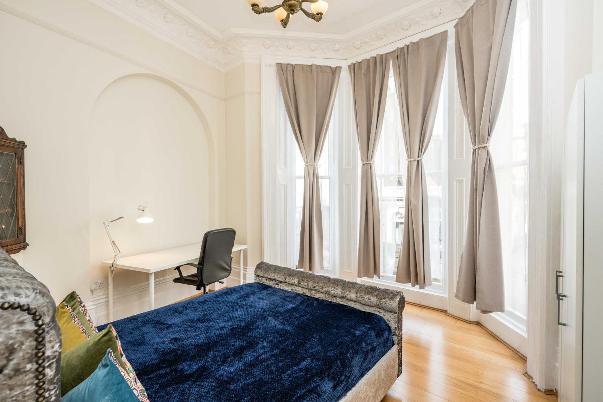 Four Beds By The Station Apartment Londra Exterior foto