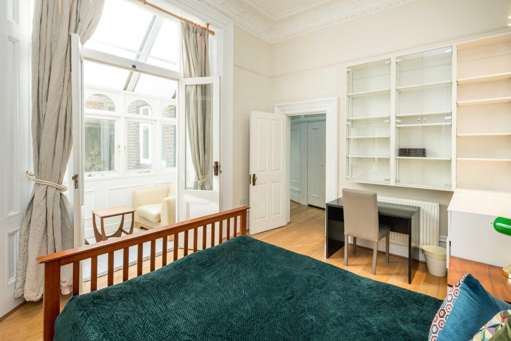 Four Beds By The Station Apartment Londra Exterior foto